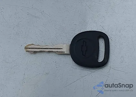 2000 Chevrolet Silverado 1500 Ls from USA, damaged, VIN 1GCEK19T5YE365579